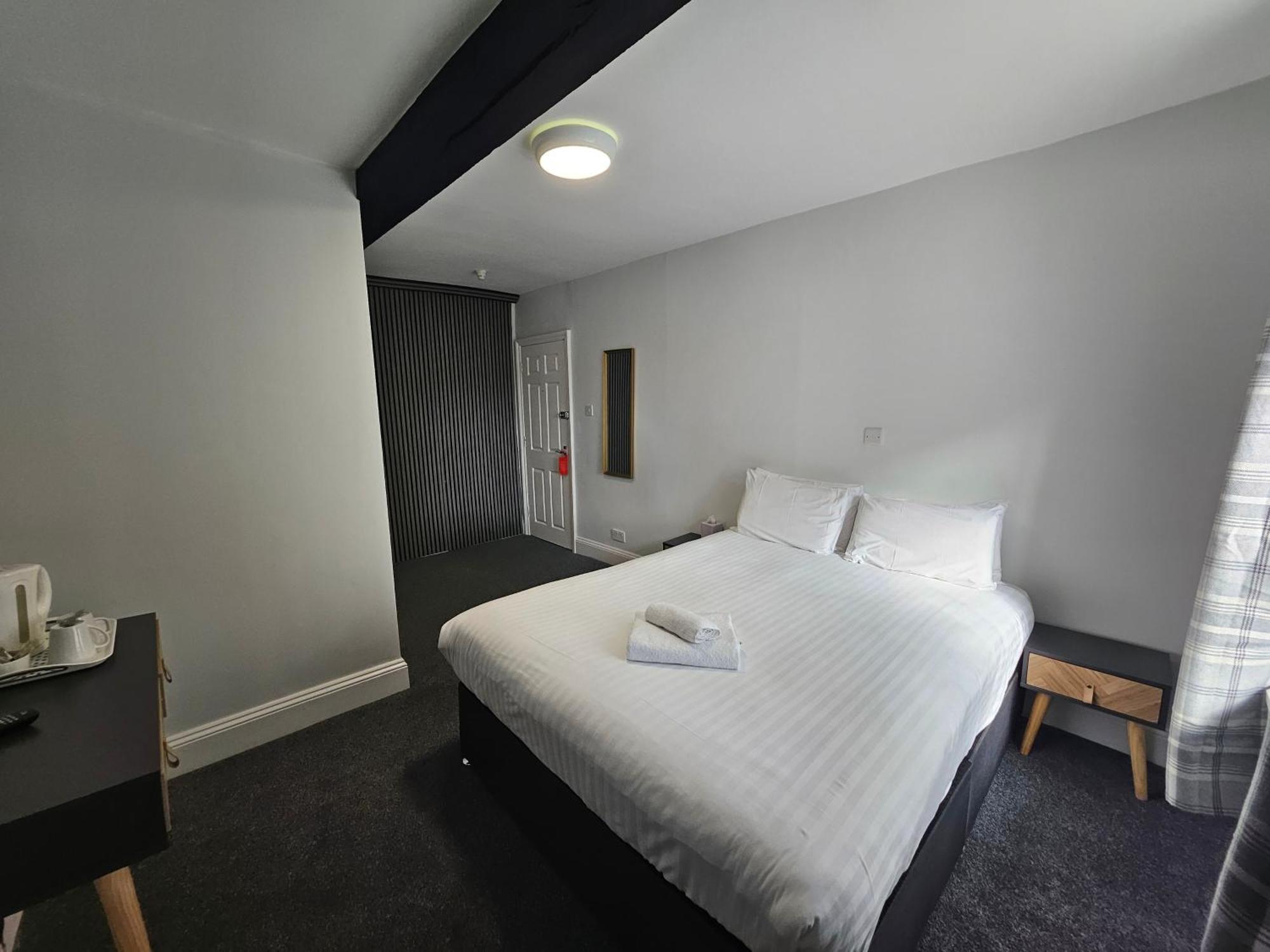 Marsh Farm Hotel Swindon Exterior photo